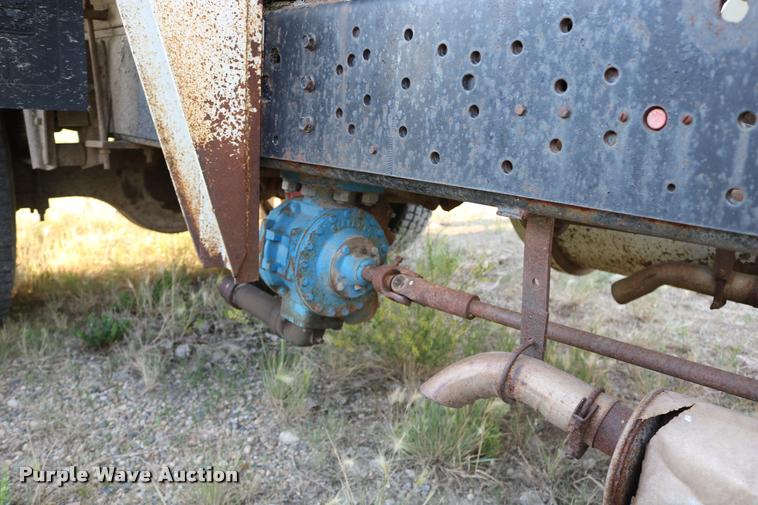 image for item DB9361 1981 International 1824 propane truck