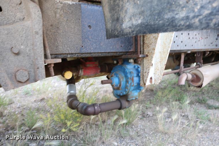 image for item DB9361 1981 International 1824 propane truck