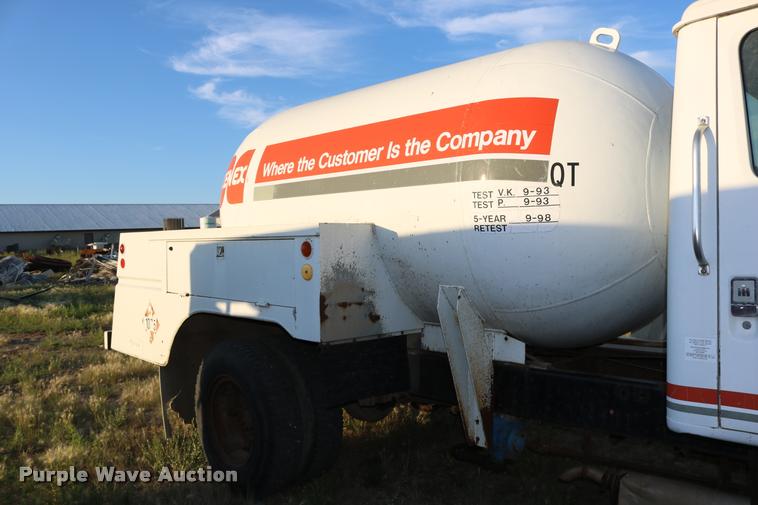image for item DB9361 1981 International 1824 propane truck