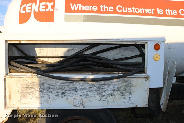 image for item DB9361 1981 International 1824 propane truck