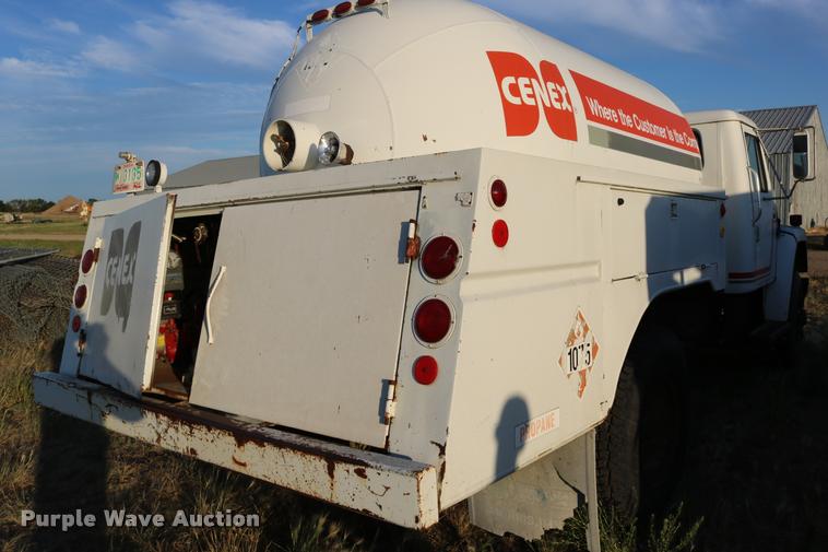 image for item DB9361 1981 International 1824 propane truck