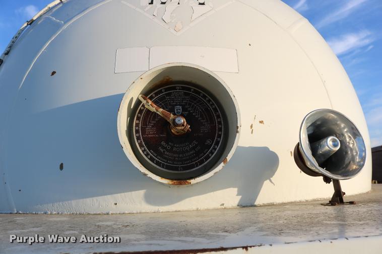 image for item DB9361 1981 International 1824 propane truck