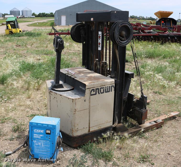 image for item DB9376 Crown 30WRTT forklift