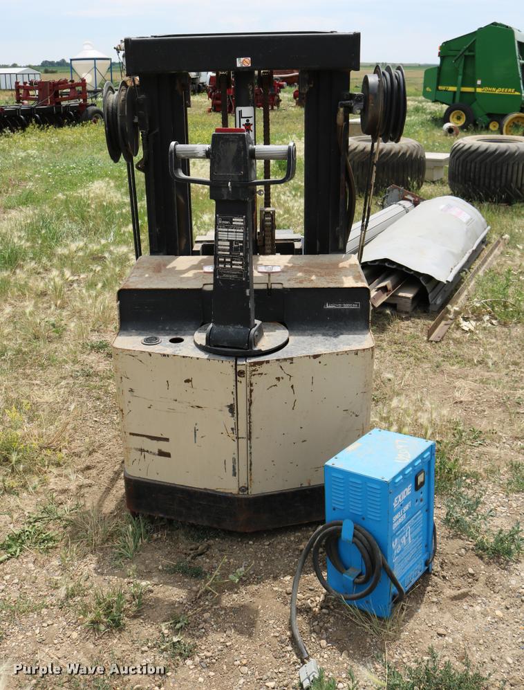 image for item DB9376 Crown 30WRTT forklift