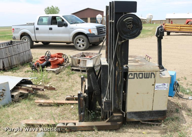 image for item DB9376 Crown 30WRTT forklift