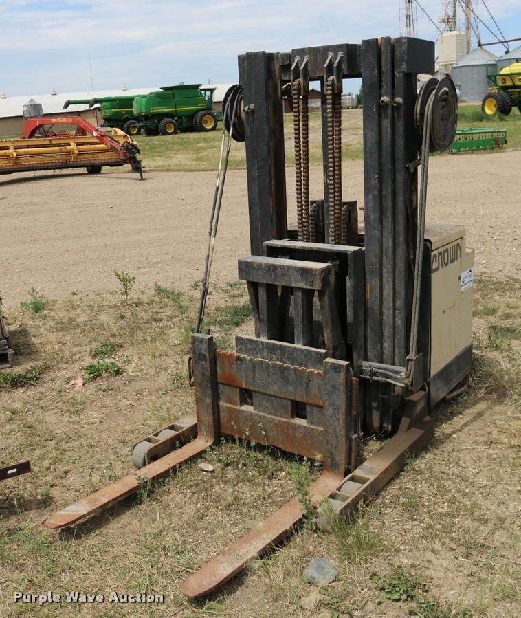 image for item DB9376 Crown 30WRTT forklift