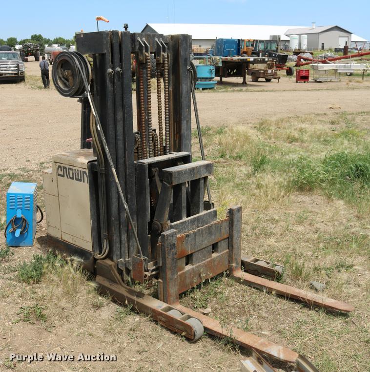 image for item DB9376 Crown 30WRTT forklift