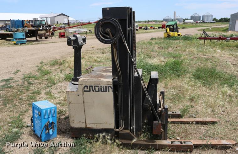 image for item DB9376 Crown 30WRTT forklift