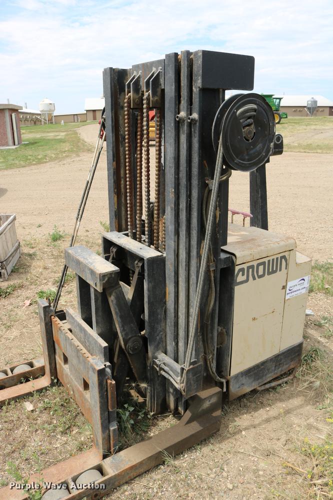 image for item DB9376 Crown 30WRTT forklift
