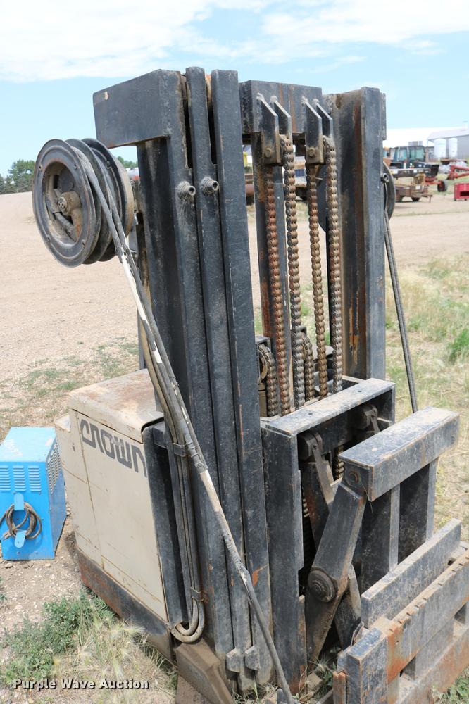 image for item DB9376 Crown 30WRTT forklift