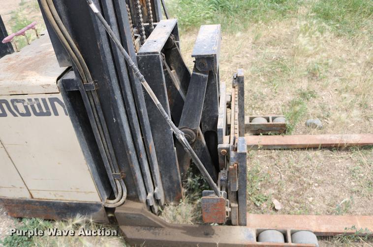 image for item DB9376 Crown 30WRTT forklift