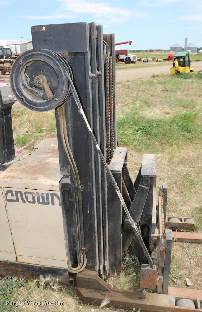 image for item DB9376 Crown 30WRTT forklift