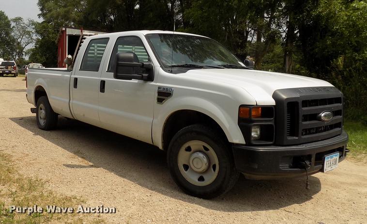 image for item DC4946 2010 Ford F350 Super Duty Crew Cab pickup truck