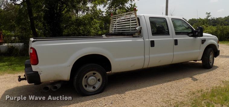 image for item DC4946 2010 Ford F350 Super Duty Crew Cab pickup truck