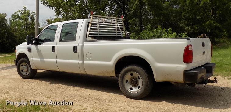 image for item DC4946 2010 Ford F350 Super Duty Crew Cab pickup truck
