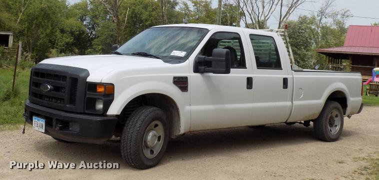 image for item DC4946 2010 Ford F350 Super Duty Crew Cab pickup truck