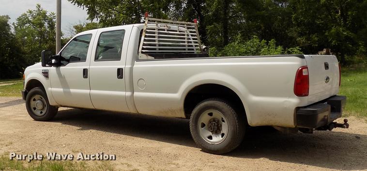 image for item DC4946 2010 Ford F350 Super Duty Crew Cab pickup truck