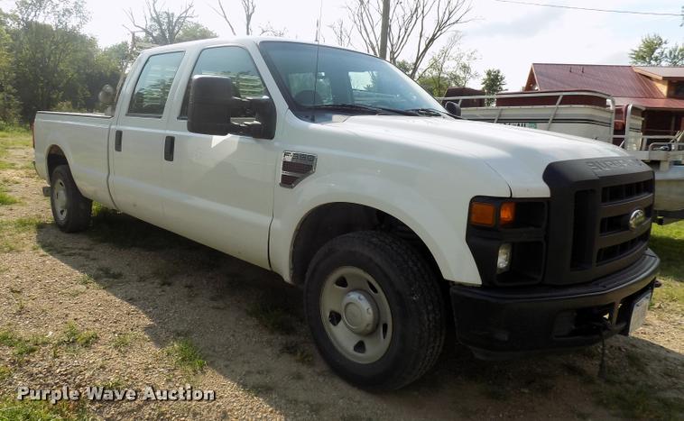 image for item DC4946 2010 Ford F350 Super Duty Crew Cab pickup truck