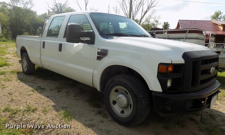 image for item DC4946 2010 Ford F350 Super Duty Crew Cab pickup truck