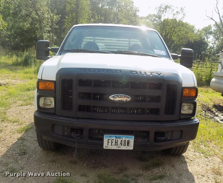 image for item DC4946 2010 Ford F350 Super Duty Crew Cab pickup truck