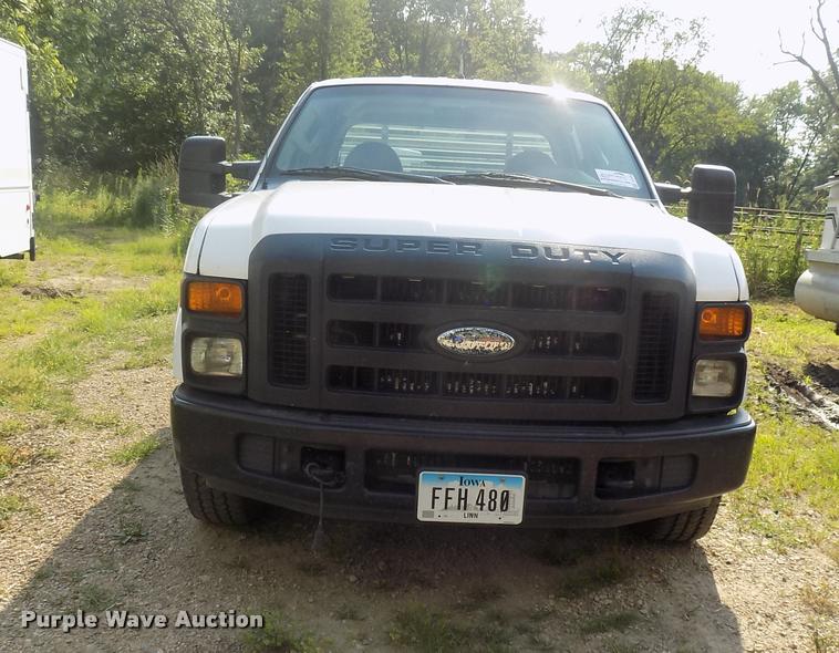 image for item DC4946 2010 Ford F350 Super Duty Crew Cab pickup truck