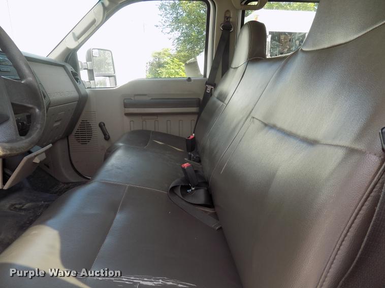 image for item DC4946 2010 Ford F350 Super Duty Crew Cab pickup truck