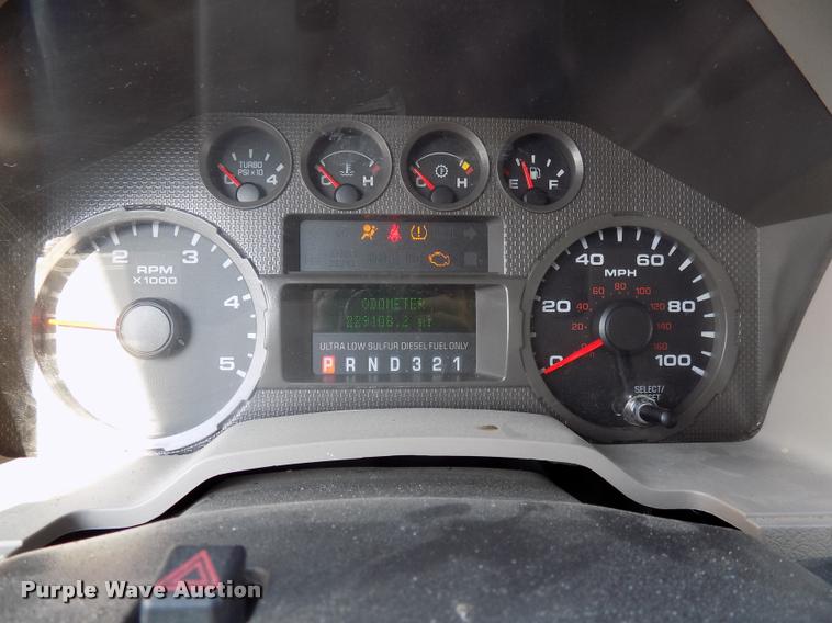 image for item DC4946 2010 Ford F350 Super Duty Crew Cab pickup truck