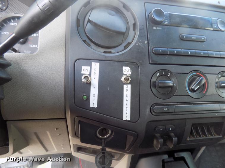 image for item DC4946 2010 Ford F350 Super Duty Crew Cab pickup truck