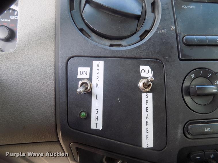 image for item DC4946 2010 Ford F350 Super Duty Crew Cab pickup truck