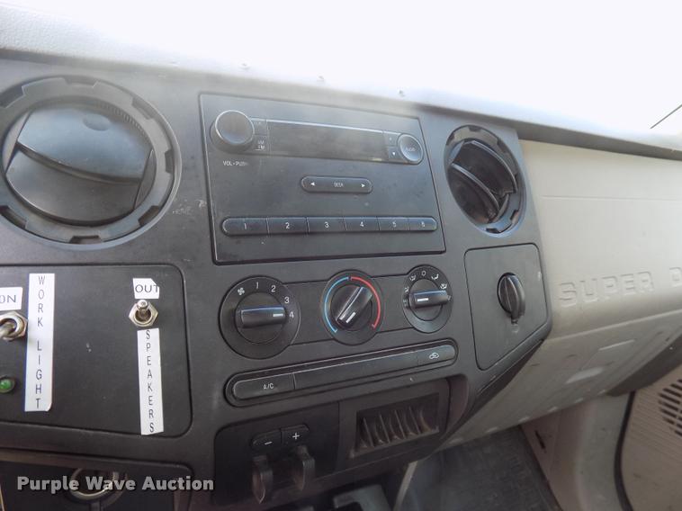 image for item DC4946 2010 Ford F350 Super Duty Crew Cab pickup truck