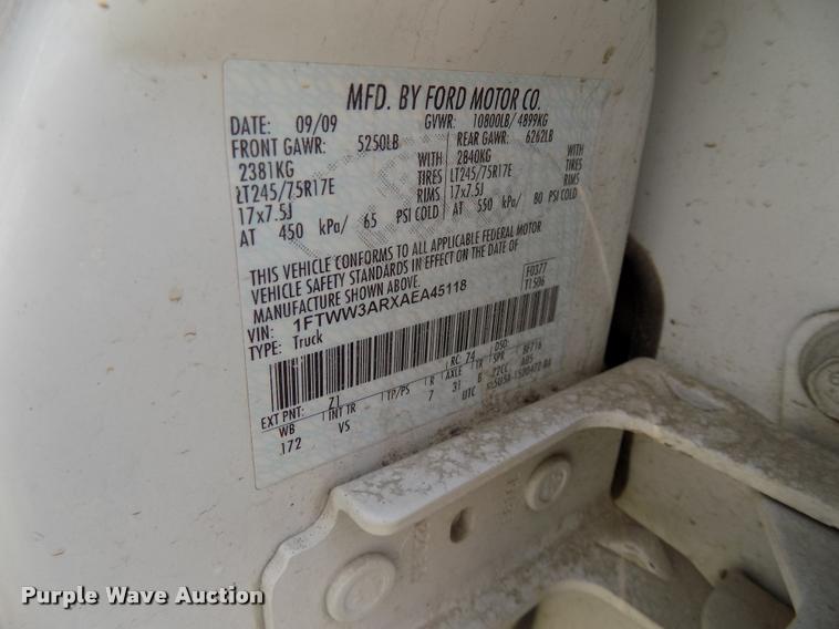 image for item DC4946 2010 Ford F350 Super Duty Crew Cab pickup truck