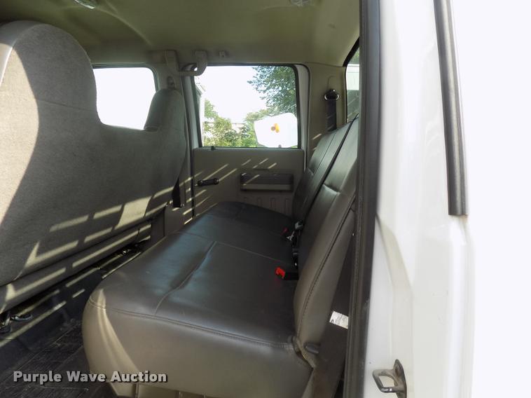 image for item DC4946 2010 Ford F350 Super Duty Crew Cab pickup truck