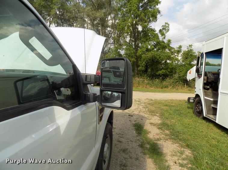 image for item DC4946 2010 Ford F350 Super Duty Crew Cab pickup truck