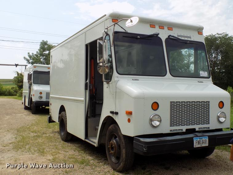 image for item DC4948 2003 Workhorse P42 delivery truck