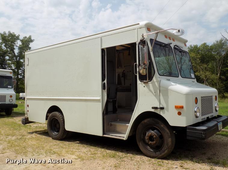 image for item DC4948 2003 Workhorse P42 delivery truck