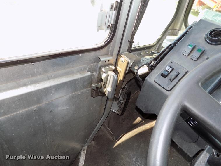 image for item DC4948 2003 Workhorse P42 delivery truck