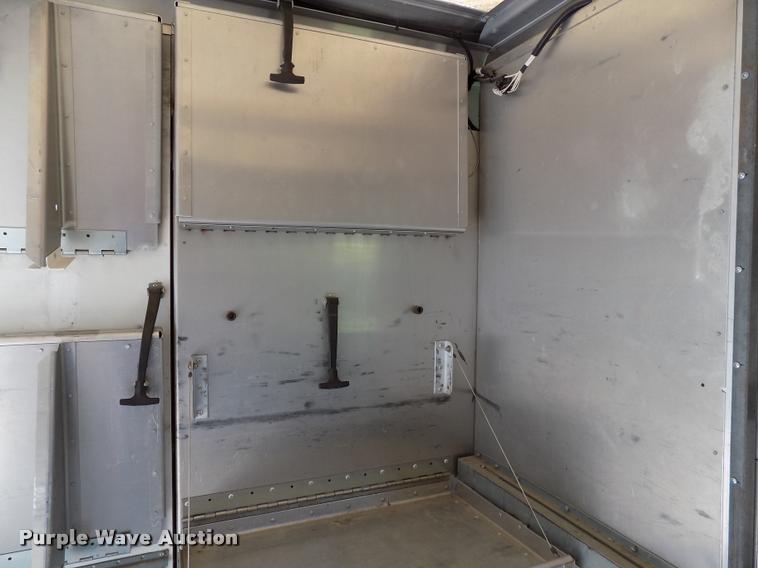 image for item DC4948 2003 Workhorse P42 delivery truck