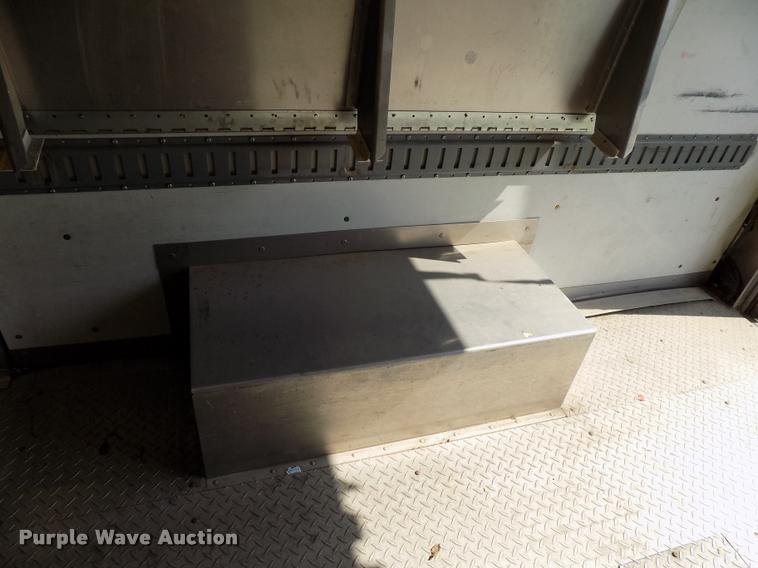 image for item DC4948 2003 Workhorse P42 delivery truck