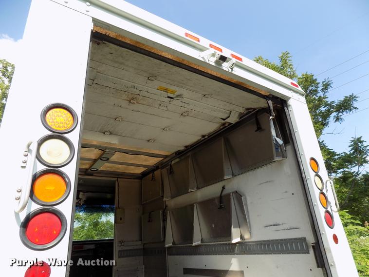 image for item DC4948 2003 Workhorse P42 delivery truck