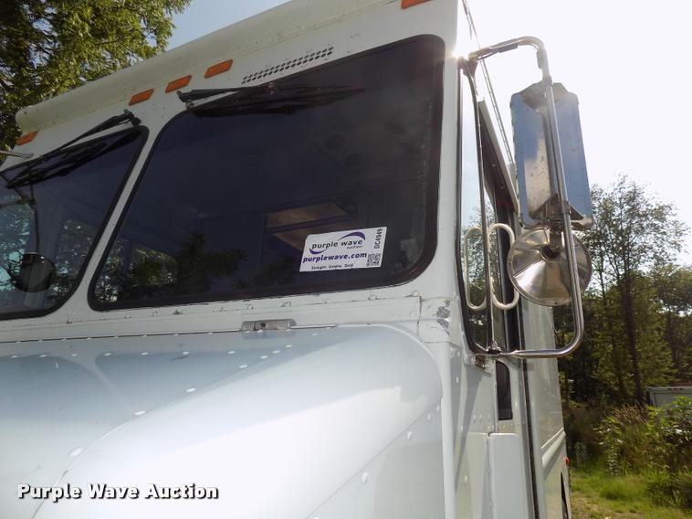 image for item DC4948 2003 Workhorse P42 delivery truck
