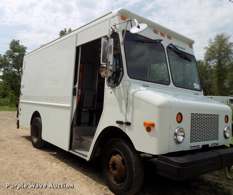 image for item DC4948 2003 Workhorse P42 delivery truck