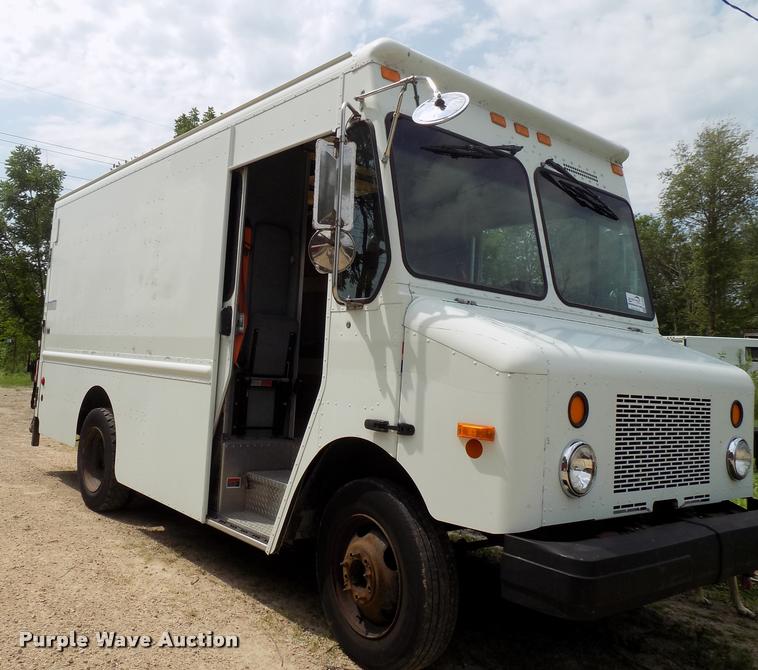 image for item DC4948 2003 Workhorse P42 delivery truck