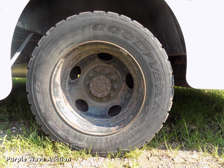 image for item DC4949 2004 Workhorse P42 delivery truck