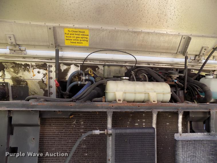 image for item DC4949 2004 Workhorse P42 delivery truck