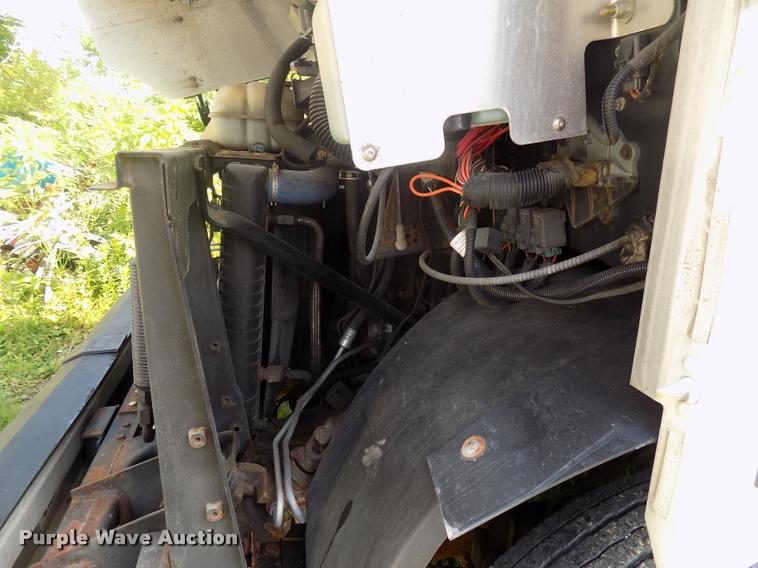 image for item DC4949 2004 Workhorse P42 delivery truck