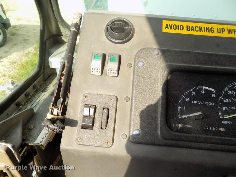 image for item DC4949 2004 Workhorse P42 delivery truck