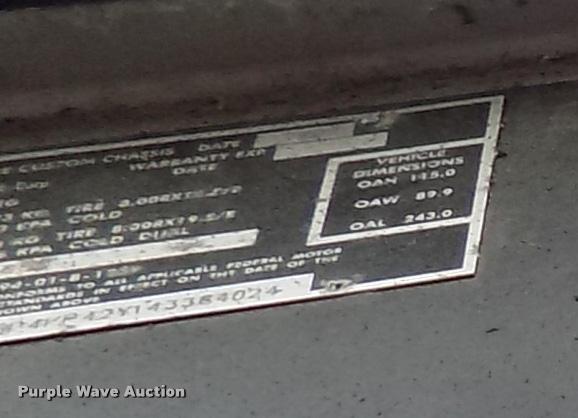 image for item DC4949 2004 Workhorse P42 delivery truck