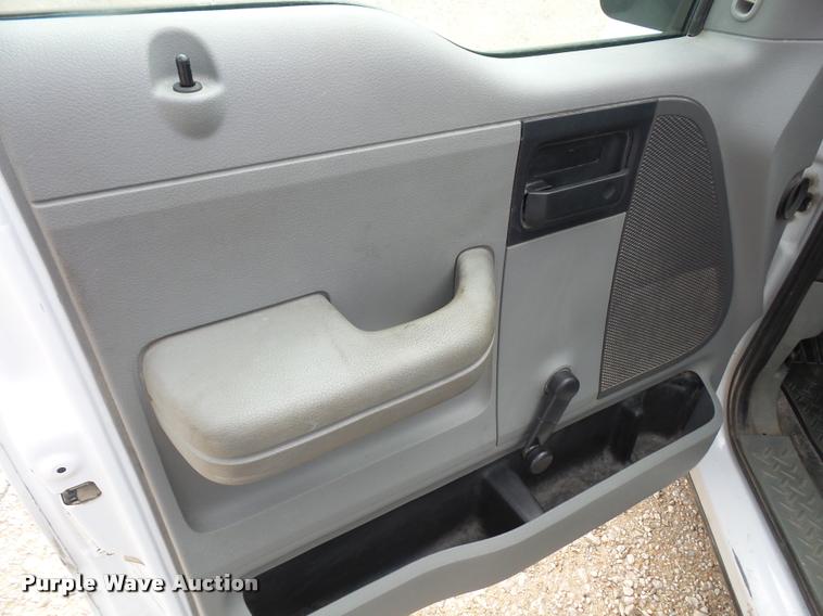 image for item DC5480 2006 Ford F150 pickup truck