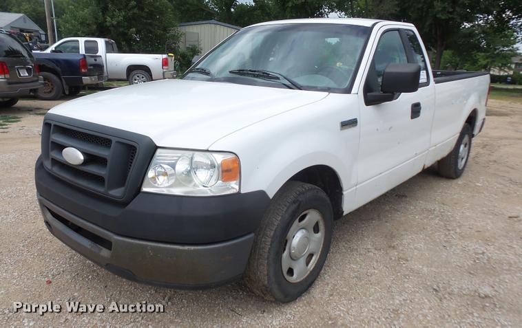 image for item DC5481 2006 Ford F150 pickup truck