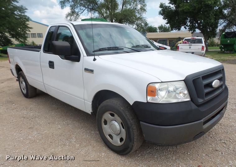 image for item DC5481 2006 Ford F150 pickup truck